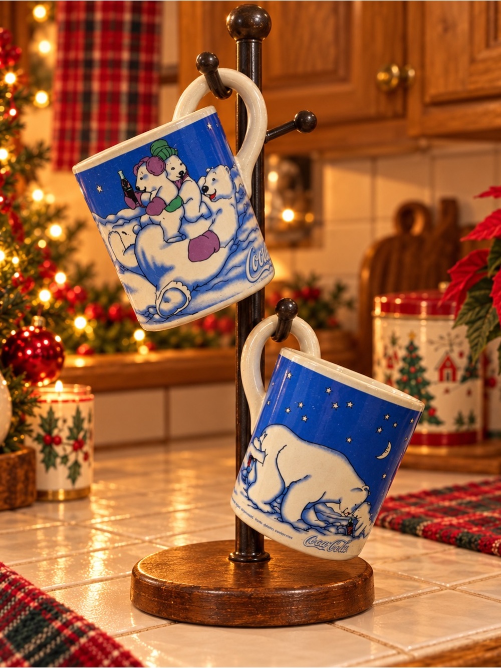 VTG 1999 Christmas Gibson Coca Cola polar bear family mugs set of 2 whimsical
